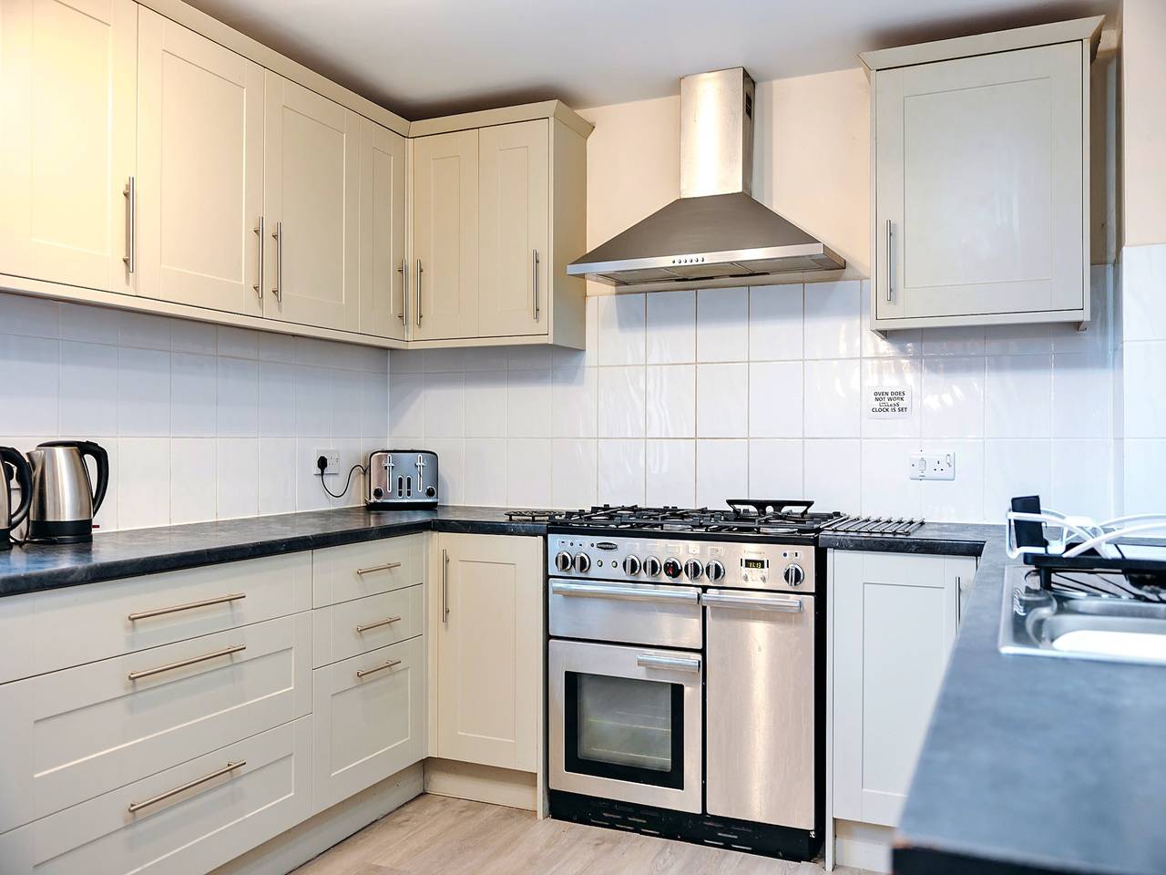 Luxury cottage with pool & Tennis, No Deposit in Shropshire Hills