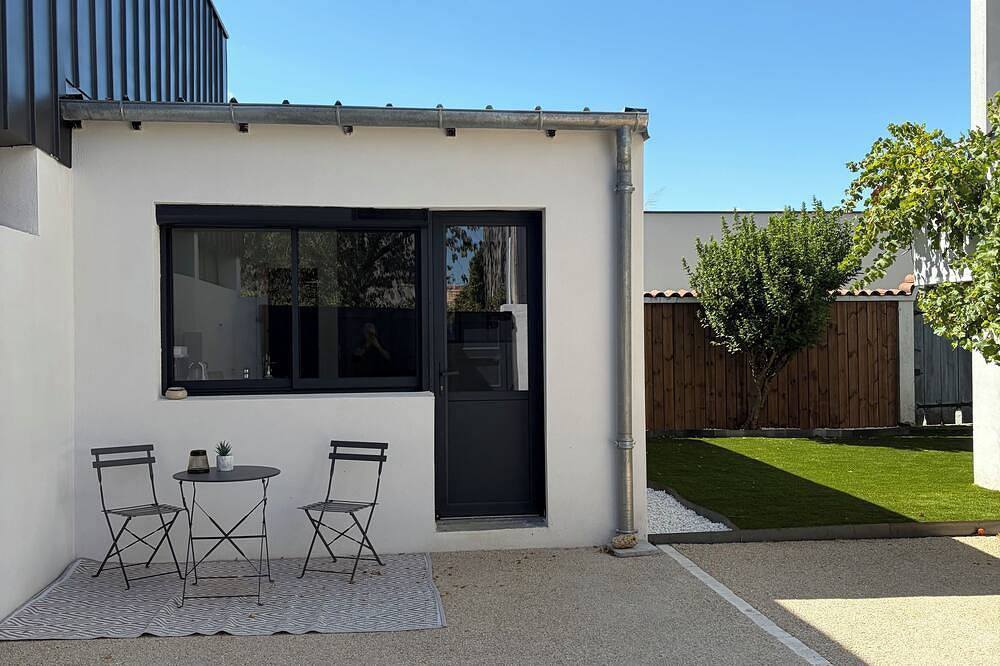 Charmant studio avec terrasse et cour fermée ( pr in Niort, Región de Niort