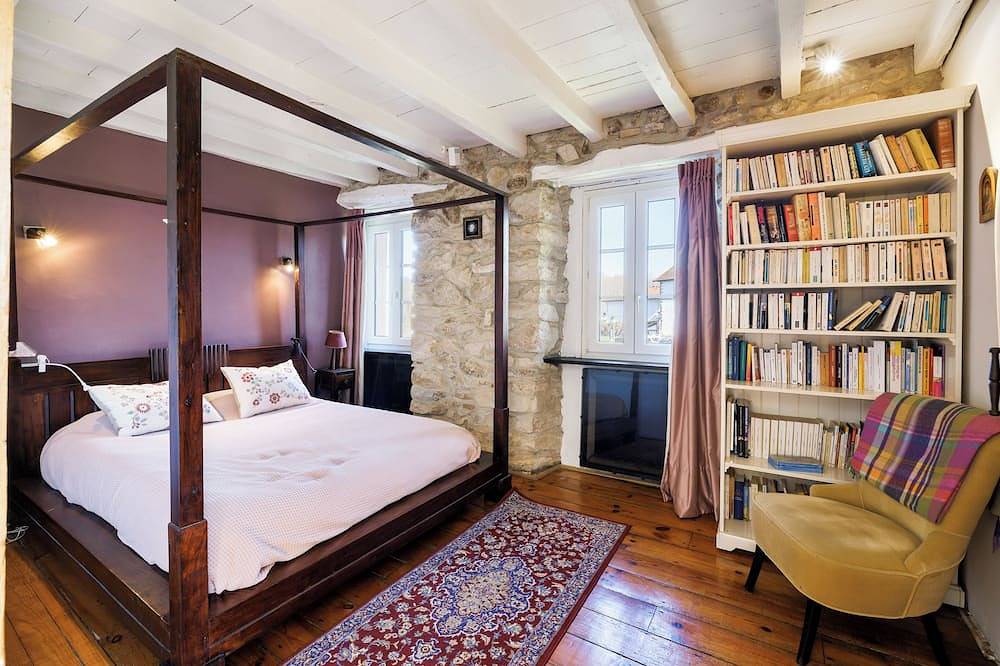 Big traditional basque villa with  enclosed garden in Ascain, Bayonne region