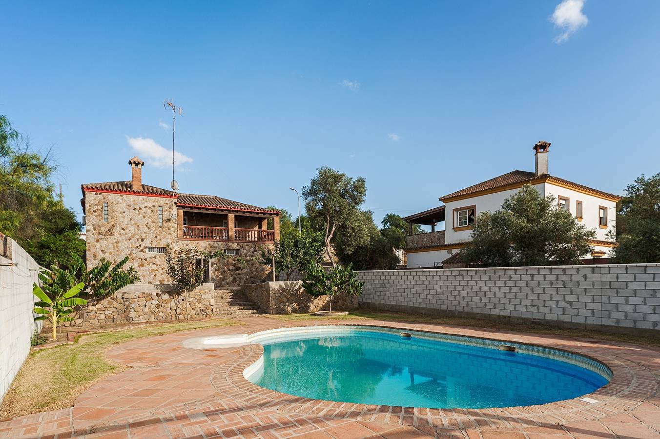 Casa de Piedra con magnífica piscina de 50 metros. in Barbate, Costa de la Luz