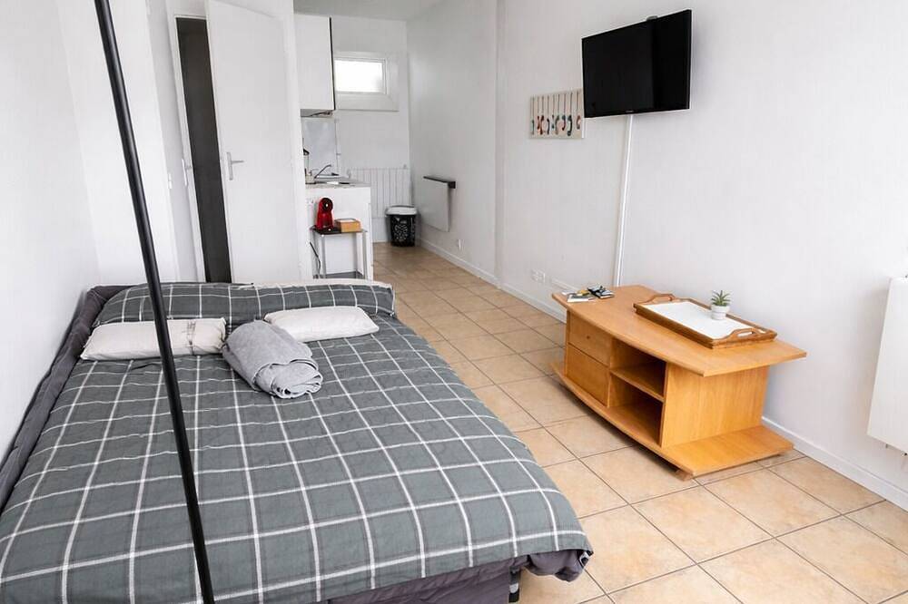Ganze Wohnung, Le studio du clou in Nevers, Nièvre