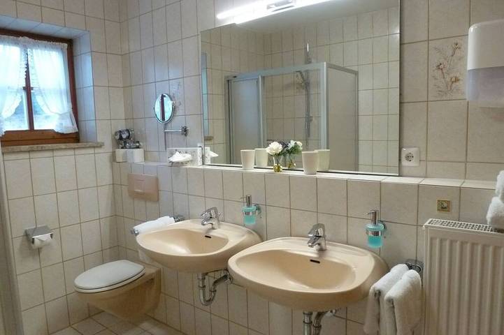 Ganze Wohnung, Apartment Staufen Traumhaft gelegene Ferienwohnungen mit herrlichem Bergblick in Bayerisch Gmain, Bayerische Alpen