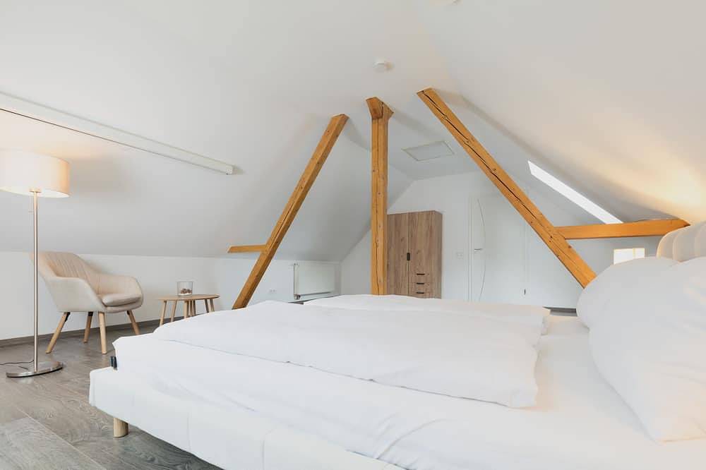 Ganze Wohnung, Moderne Ferienwohnung in Lauscha, nahe Rennsteig und Skiarena Silbersattel. in Lauscha, Rennsteig