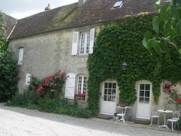 Gîte pour 6 personnes, avec terrasse et jardin dans Sarceaux
