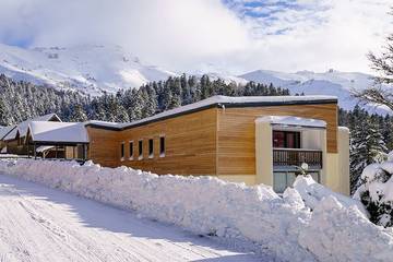 Gîte pour 4 personnes, avec balcon, animaux acceptés à Laveissière