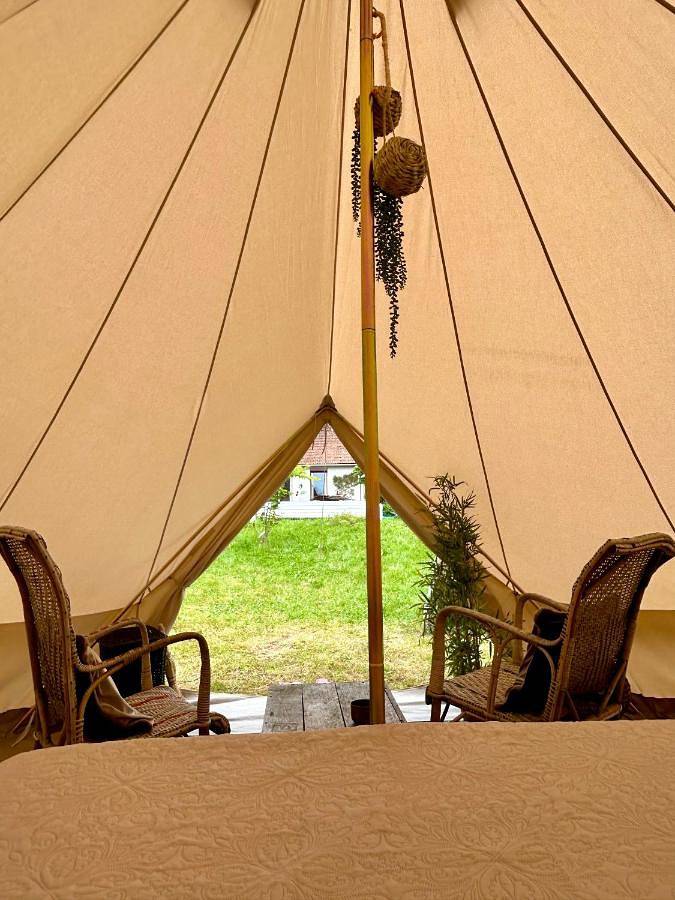 Chambre au jardin Tente de charme in Éguzon-Chantôme, Région de La Châtre