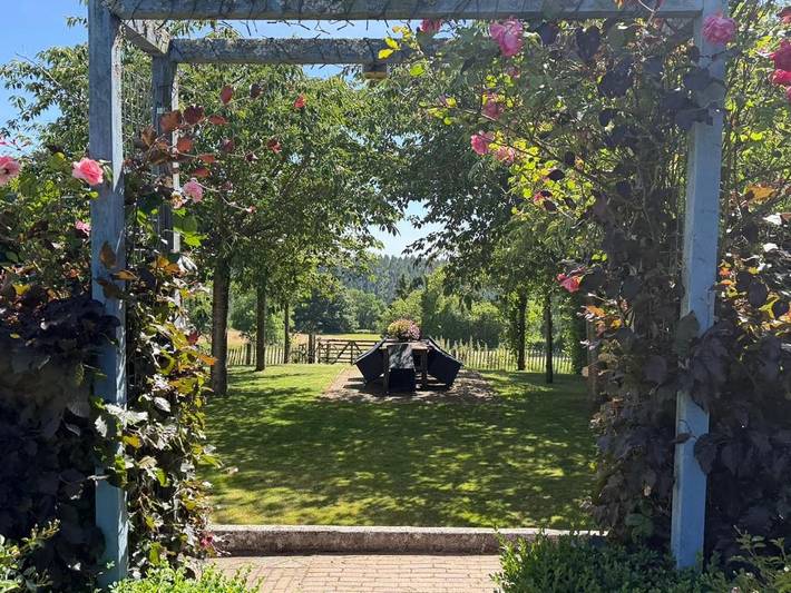 Location de vacances pour 4 personnes, avec Jacuzzi et Terrasse ainsi que Jardin et Vue à Tauves - 2