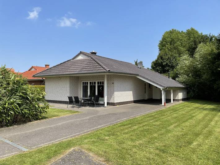 Ferienhaus für 6 Personen, mit Terrasse und Garten in Burhave