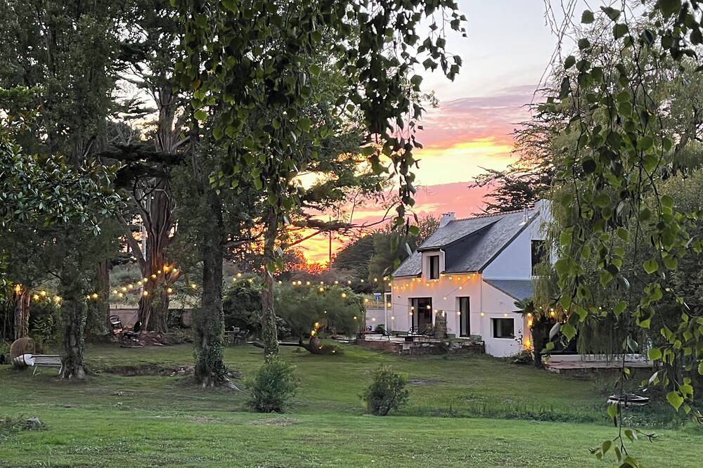 Villa with wooded park, near beach and paths in Locmaria, Côte des Mégalithes