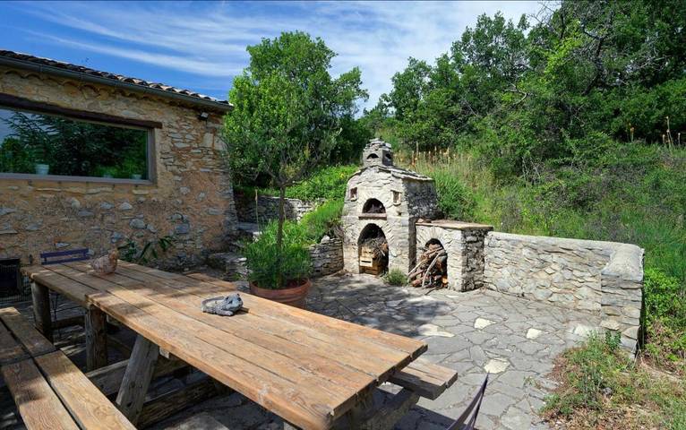 Location de vacances pour 27 personnes, avec jardin ainsi que vue et piscine, animaux acceptés à Châteauneuf-Val-Saint-Donat - 4