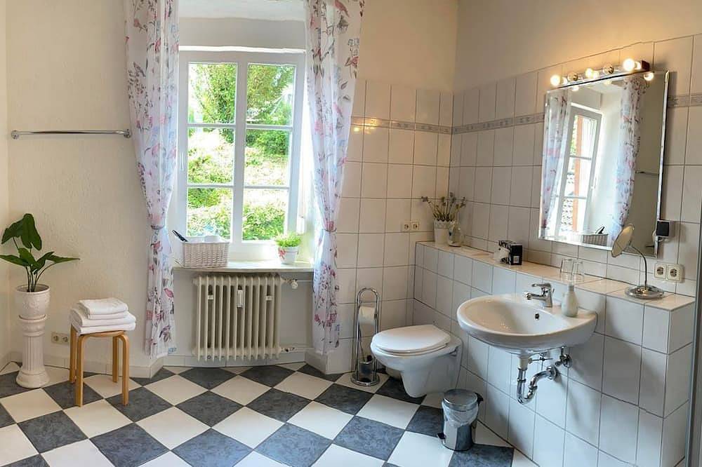 Ganze Wohnung, Ferienwohnung Hofberg - Moselurlaub im Ferienweinhaus Koch in Neumagen-Dhron, Bernkastel-Kues & Umgebung