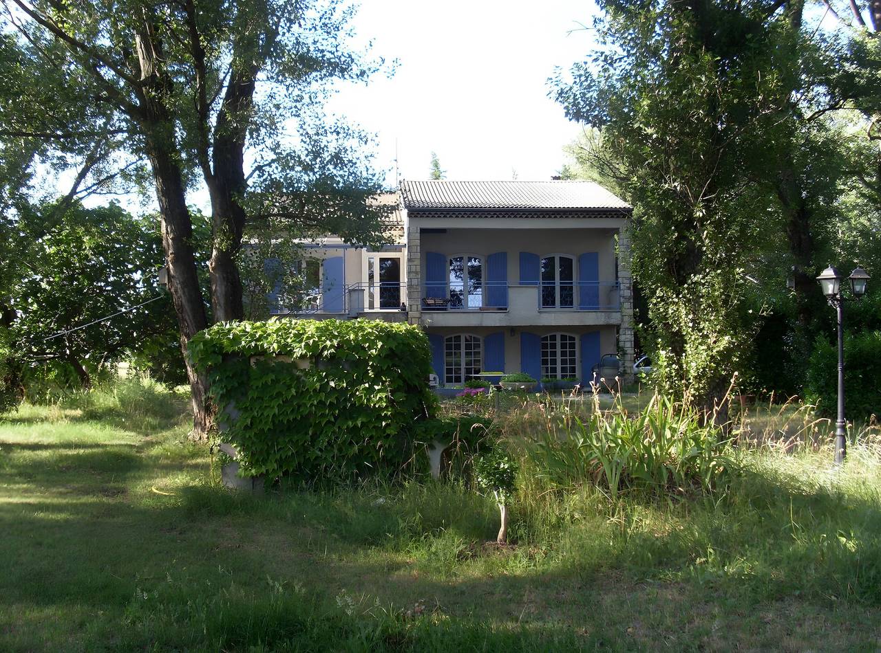 Cabaña 'Gîte Harmony' con piscina privada, Wi-Fi y aire acondicionado in Châteauneuf-du-Rhône, Región de Nyons