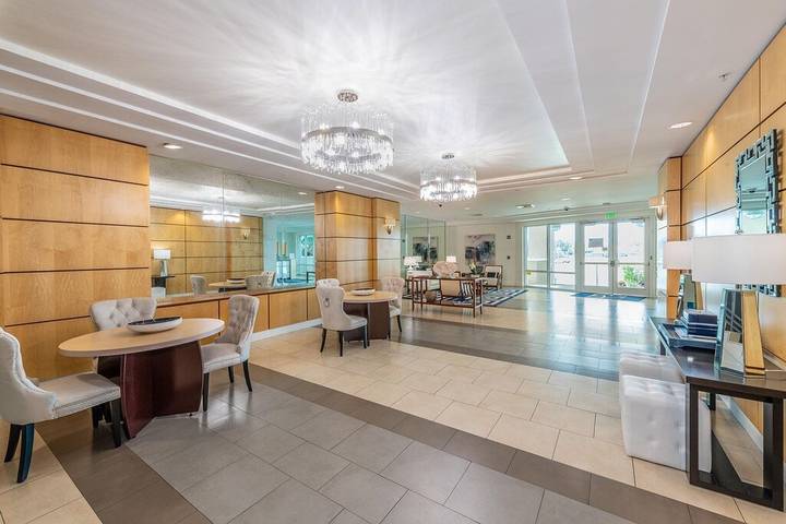 Vacation rental for 9 people, with pool and yard as well as sauna and hot tub in Daytona Beach Shores