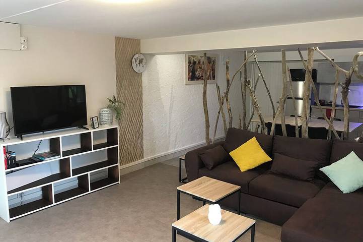 Gîte pour 5 personnes, avec jardin dans Saint-Martin-Belle-Roche - 4