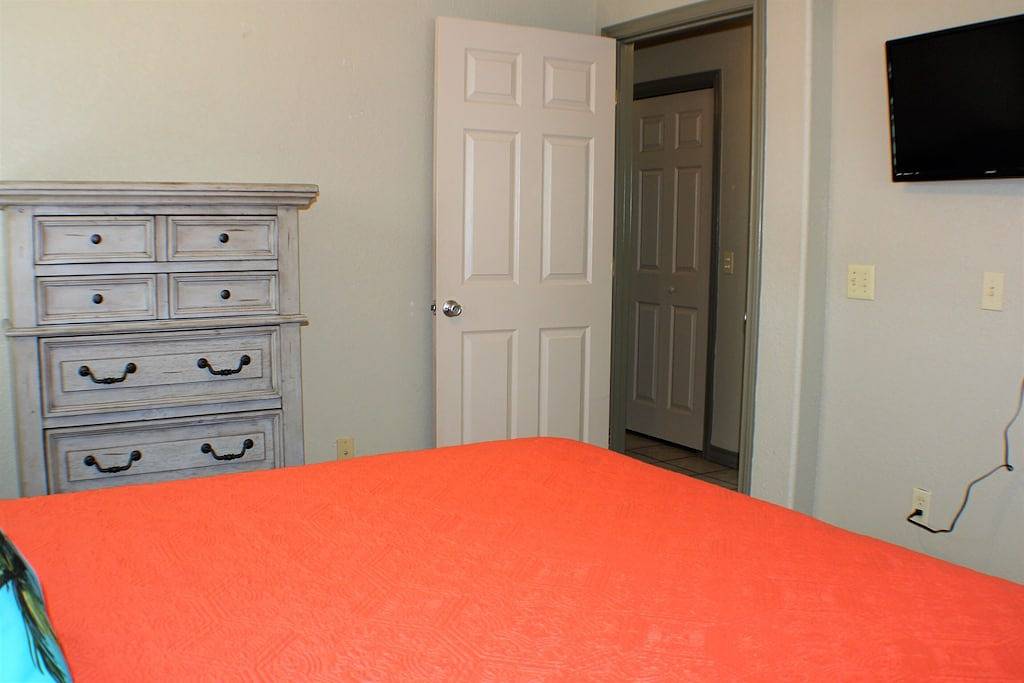 Sunshine Shack - 2 bedroom, In-Town, Dog Friendly, Near the Beach! in Port Aransas, Mustang Island