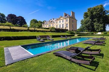 Cottage pour 40 personnes, avec jardin et jacuzzi à Villers-Bocage