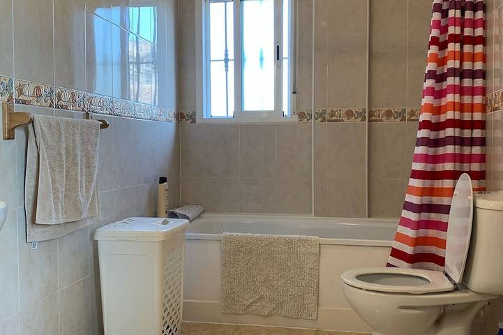 Espaciosa villa de 3 dormitorios con aire acondicionado, piscina propia y hermosas vistas. in Zurgena, Provincia de Almería