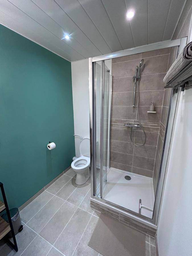 Appartement entier, One-Bedroom Apartment in Cournon-d'Auvergne, Région de Clermont-Ferrand