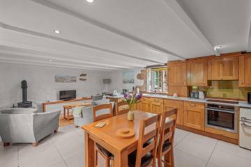 Holiday Home for 4 People in Cornwall, South West England, Photo 4