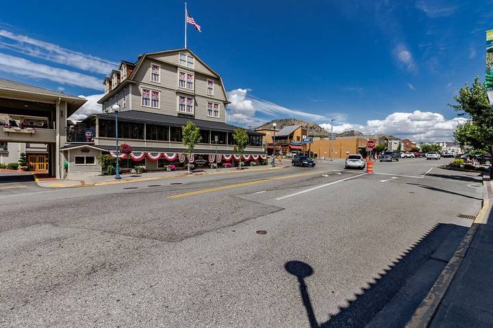 Gîte pour 6 personnes, avec terrasse ainsi que jacuzzi et piscine à Chelan - 2
