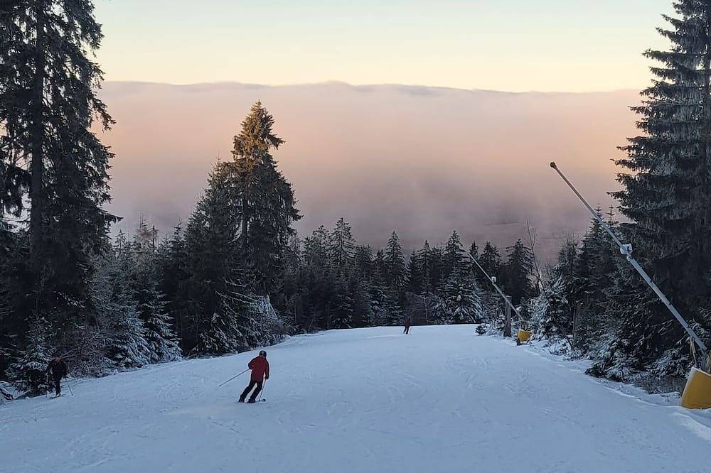 Ganze Wohnung, Ferienwohnung im Fichtelgebirge mit schöner Aussicht zentral mitten in Röslau in Röslau, Landkreis Wunsiedel im Fichtelgebirge