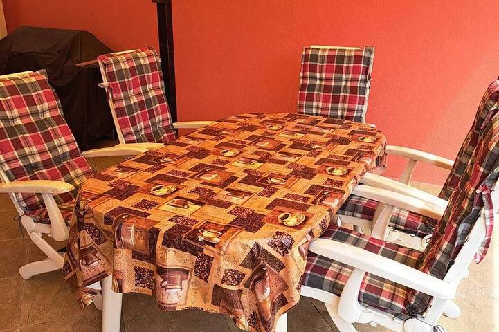 Ganze Wohnung, Hundefreundliche Ferienwohnung am Balaton/Balatonboglar für 4Personen in Balatonboglar, Plattensee Südufer