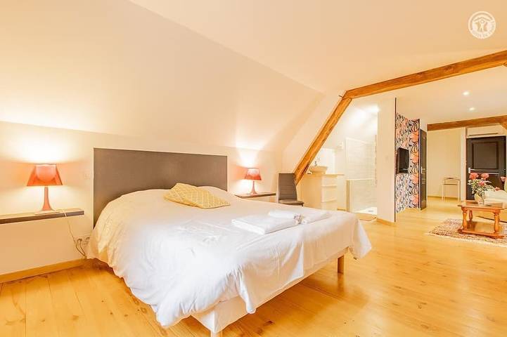 Location de vacances pour 2 personnes, avec Jardin et Piscine à La Chapelle-Saint-Sauveur - 2