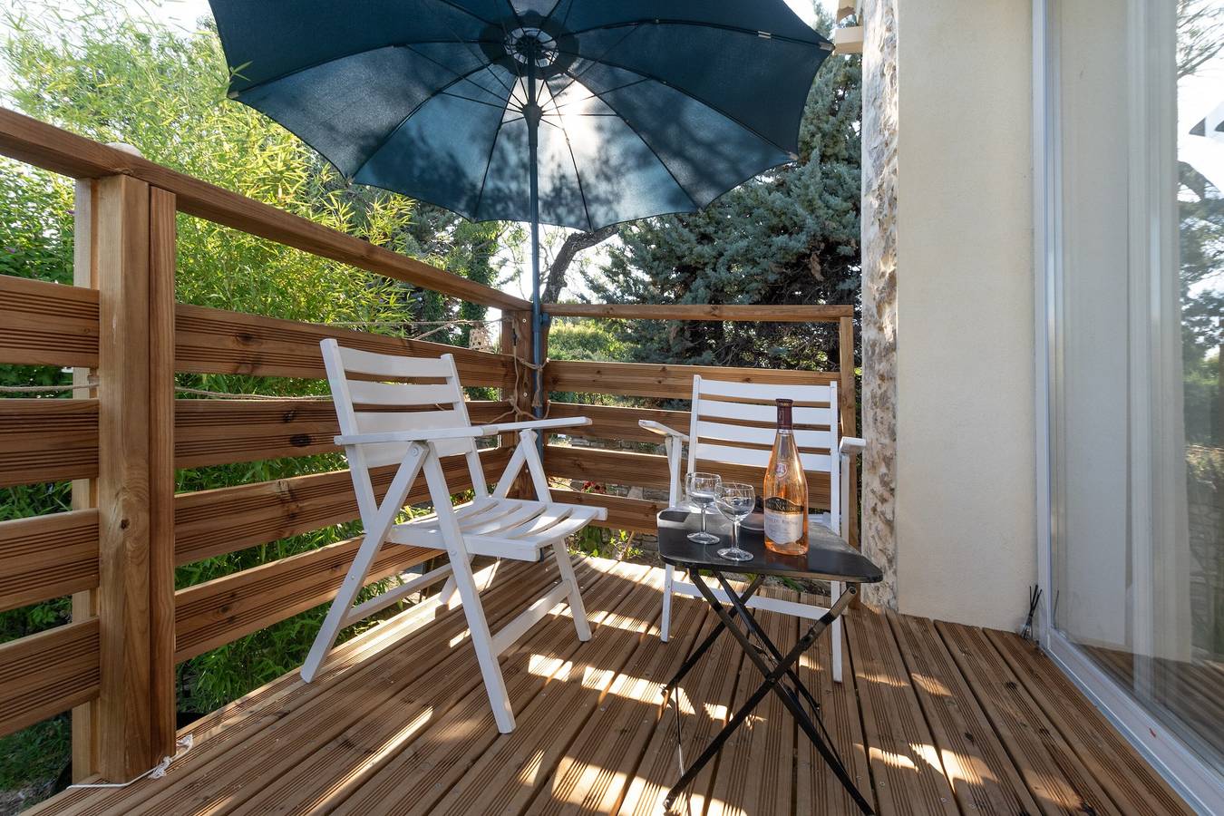 Studio entier, Studio 'Le Chant Des Tongs' entouré par la nature avec Wi-Fi et climatisation in Salazac, Région de Nîmes