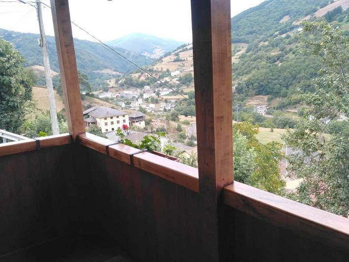 Casa rural para 4 personas, con balcón y vistas en Comarca del Narcea - 2