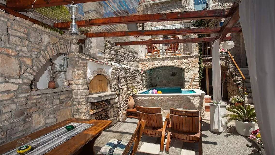 Ganze Wohnung, 2-Zimmer-Ferienwohnung mit Terrasse Donje Selo, Solta A-25518-a in Grohote, Solta