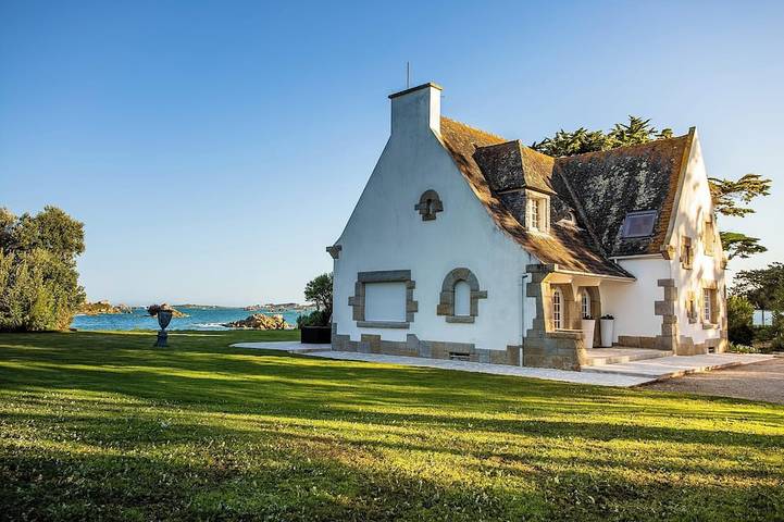 Location de vacances pour 8 personnes, avec Terrasse et Jardin dans Plage du Ruguel