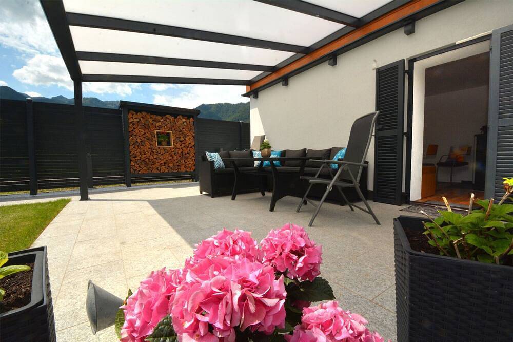 Ferienhaus Traunseestrand Exklusiv in Seelage inkl. großzügigem Garten in Ebensee, Traunviertel