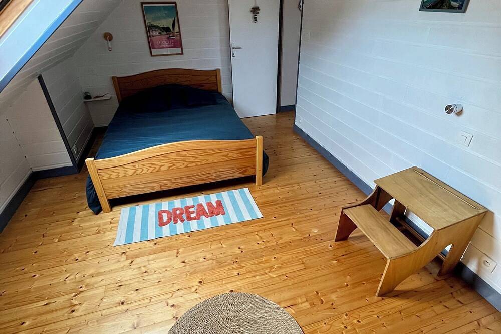 Charmante maisonnette à 200 m de la plage in Le Dossen, Santec