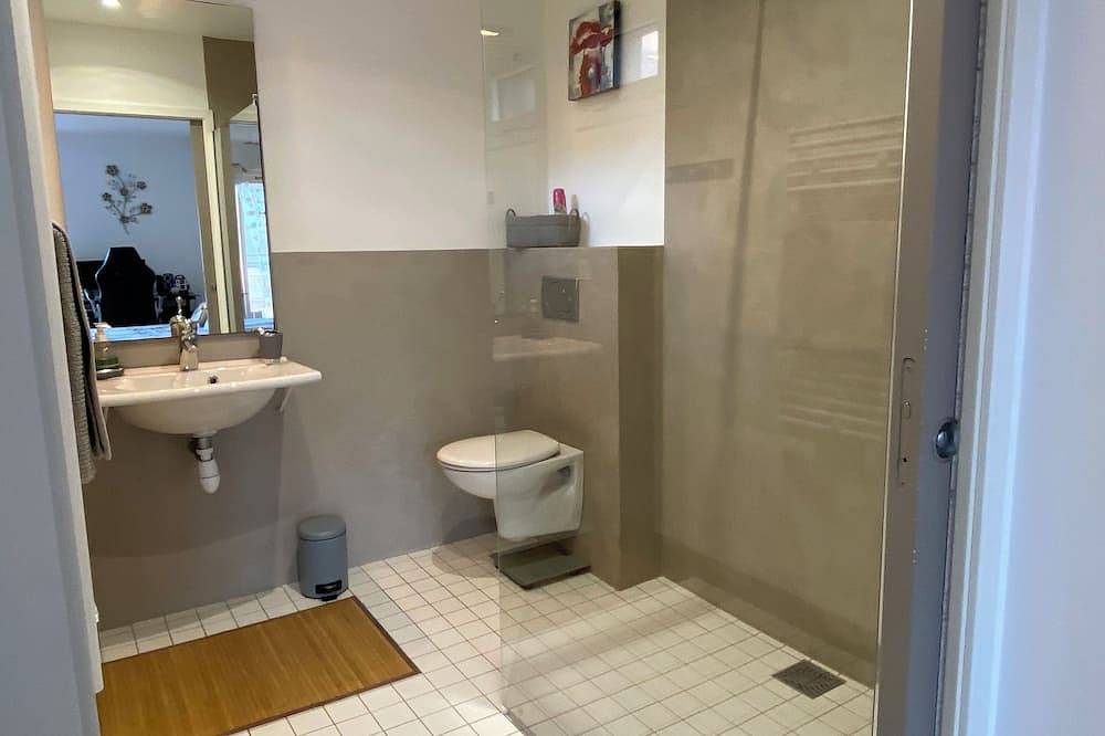 Apartamento entero, Room in a Villa at the Foot of Ventoux in Malaucène, Parque natural regional del Mont Ventoux