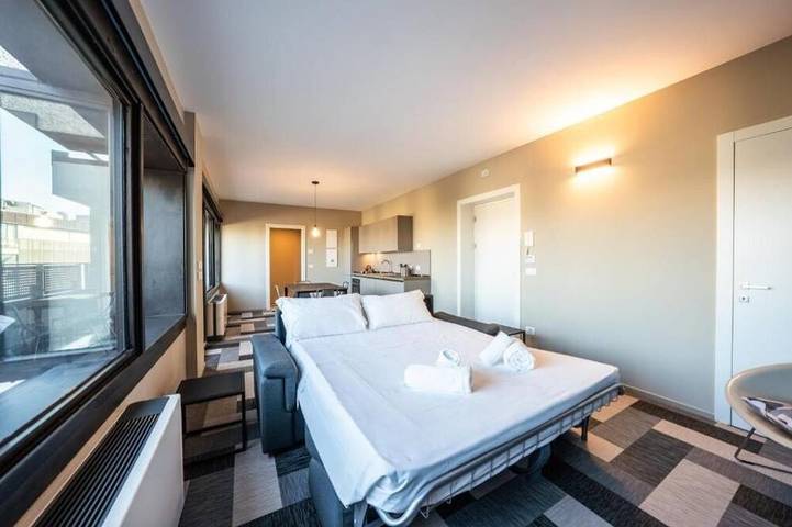 Entire apartment, Basalto Venice Mestre Apartments :1 Bedroom Apartment with Terrace in Mestre, Venice