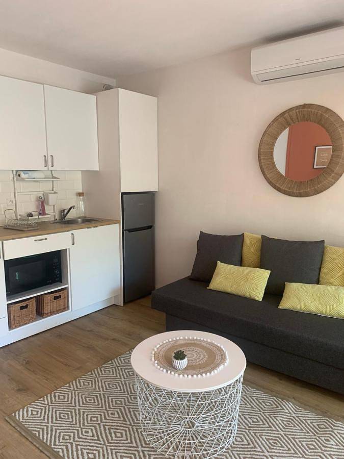 Gîte pour 2 personnes, avec terrasse et piscine dans Parc de Vaugrenier - 4