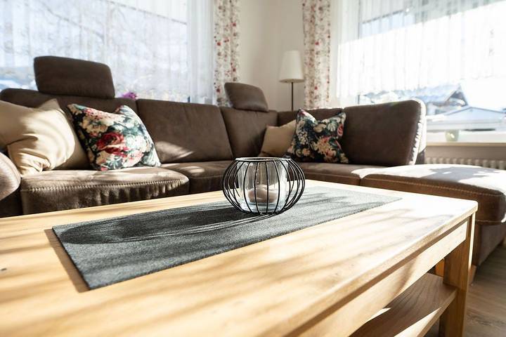 Ferienwohnung für 4 Personen, mit Terrasse und Sauna sowie Ausblick in Fischen, Hörnerdörfer