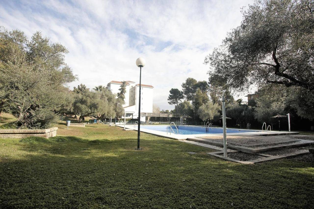 Apartamento entero, Bonito apart. con Parking Y Piscina in Mairena del Aljarafe, Provincia de Sevilla