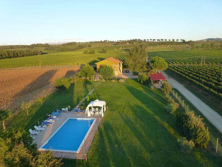 Casa de vacaciones para 14 personas, con balcón y jardín además de piscina y vistas al lago, Se admiten mascotas - 1