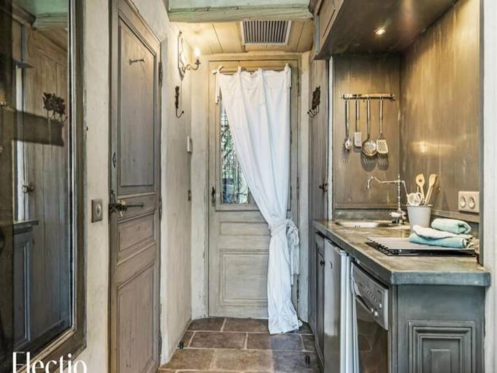 Gîte pour 2 personnes, avec jardin et piscine, adapté aux familles à Oppède - 4