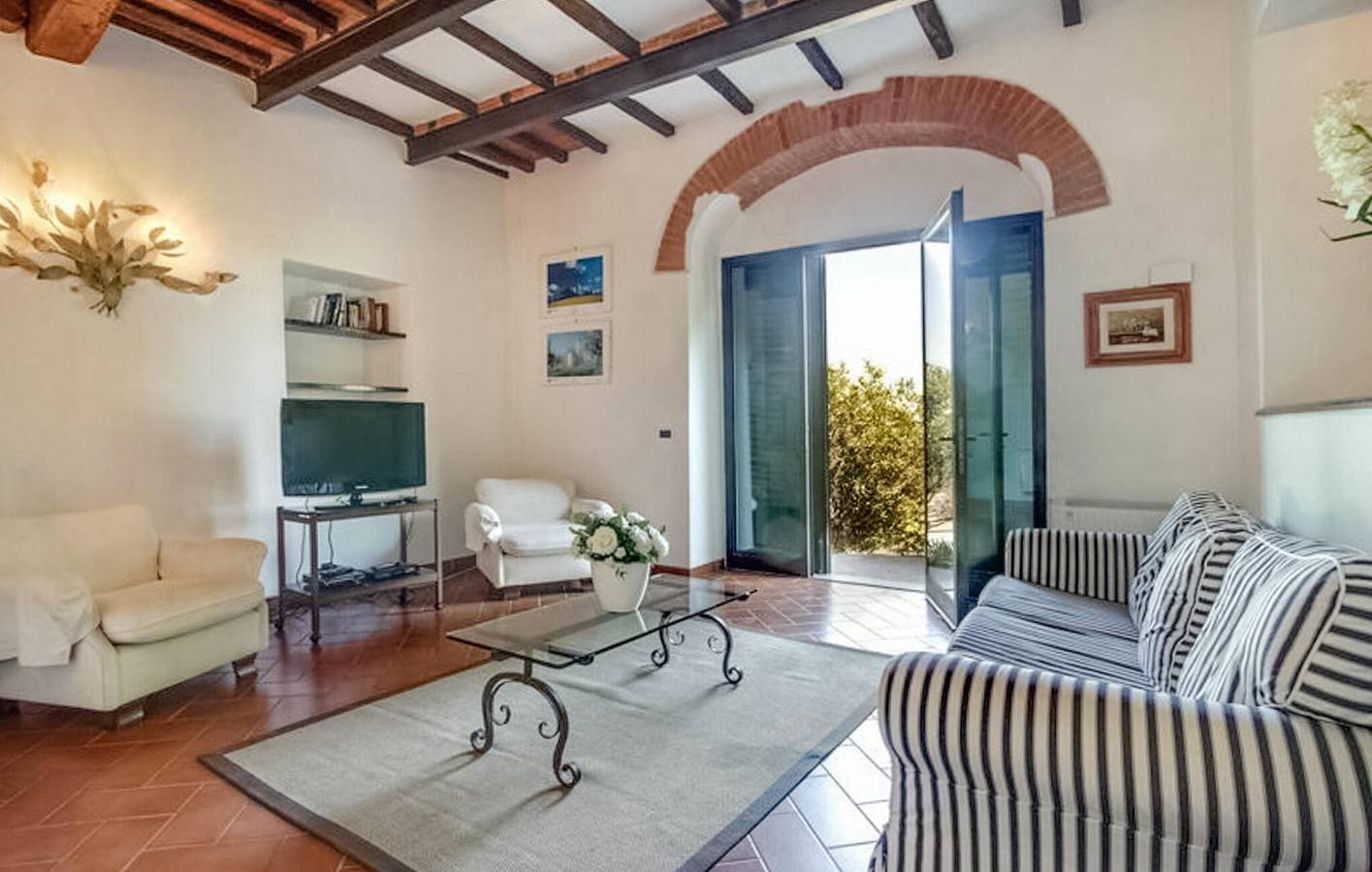 Gemütliches Apartment mit Pool, WiFi & Parkplatz in Figline e Incisa Valdarno, Chianti