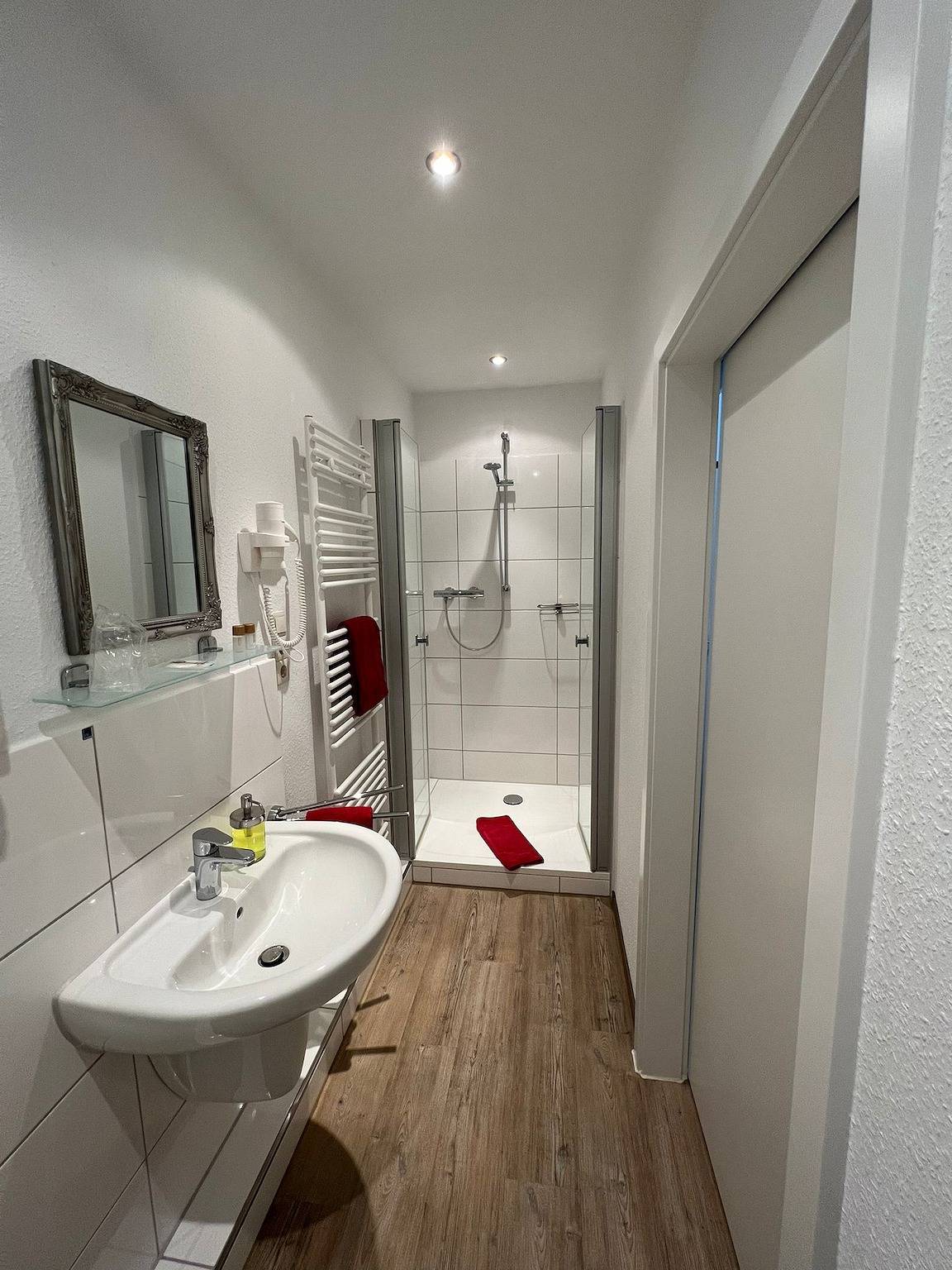 Hotel Columbus & Glamping - Doppelzimmer Kategorie D in Lehe (Bremerhaven), Bremerhaven