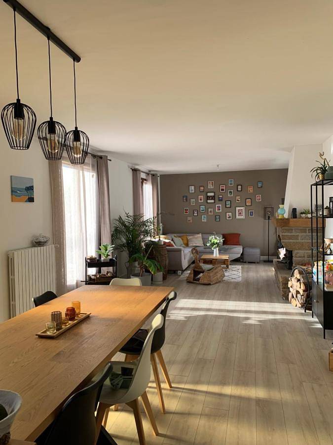 Location de vacances pour 8 personnes, avec jardin à La Barre-de-Semilly