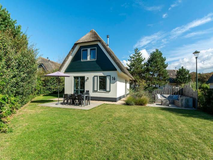 Ferienhaus für 8 Personen, mit Terrasse und Garten in Julianadorp