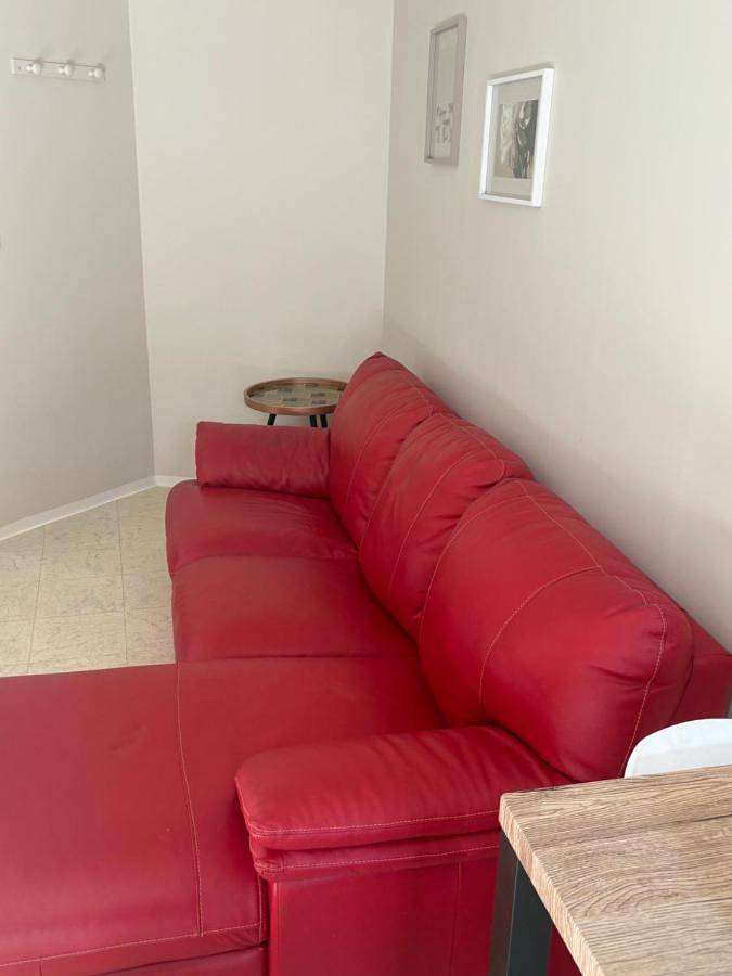 Appartement entier, One-Bedroom Apartment in Solesmes, Département Nord