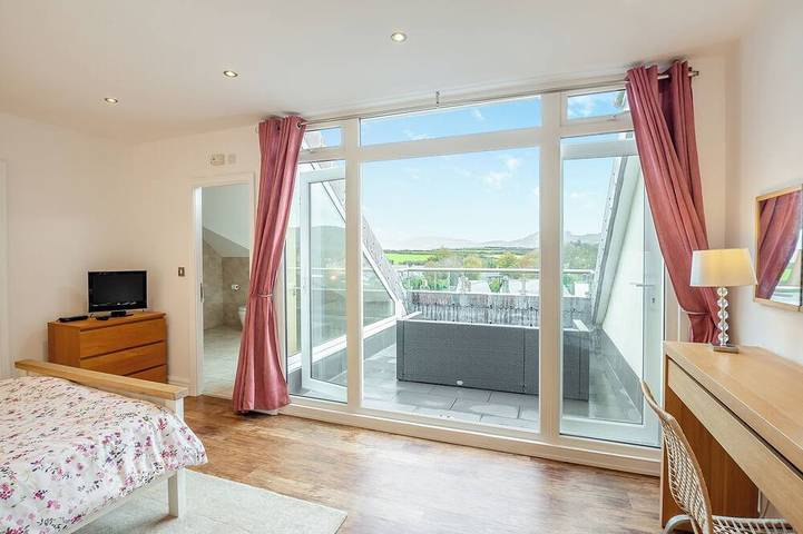 5 Schlafzimmer Unterkunft in Morfa Nefyn in Morfa Nefyn, Gwynedd