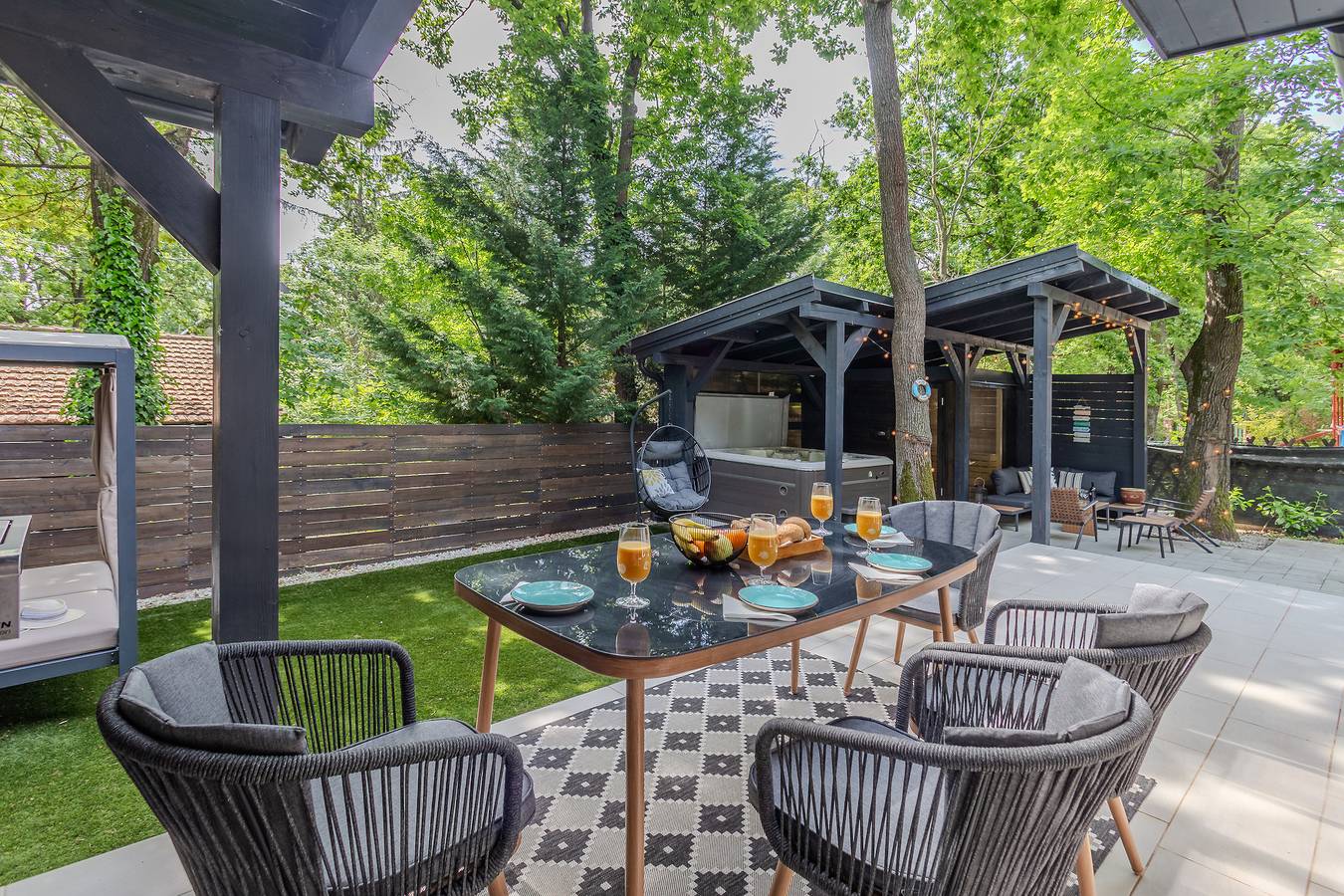 Balchill House With Sauna And Jacuzzi in Révfülöp, Balatonmeer