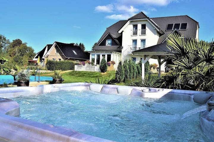 Ferienwohnung für 4 Personen, mit Whirlpool und Terrasse sowie Pool, mit Haustier - 1