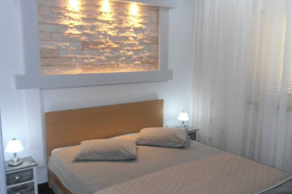 Romantic Apartment in a Detached House with Private Entrance in Pula-Medulin, Pula