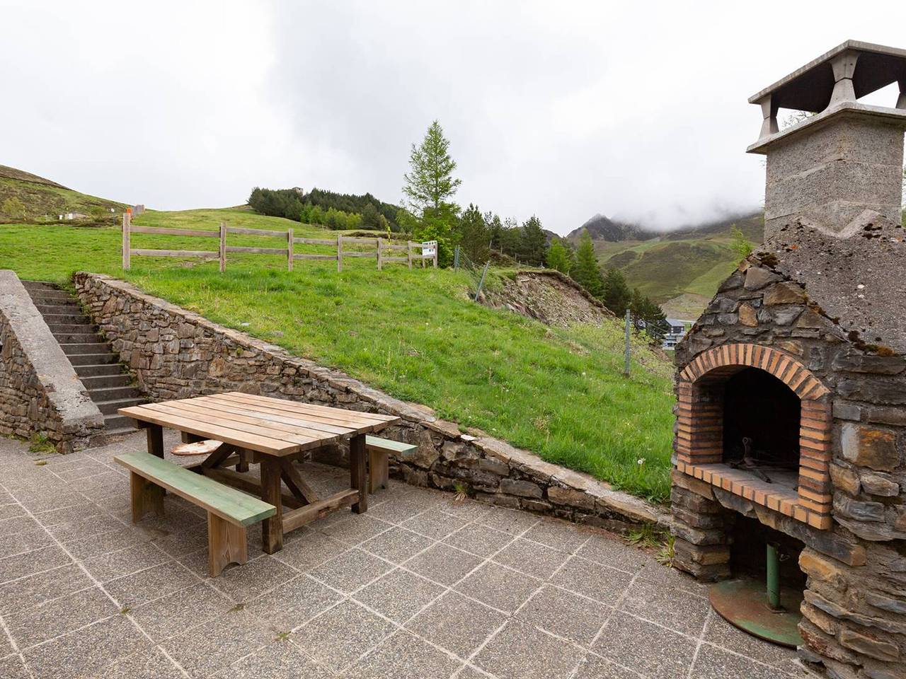 Chalet duplex à Peyragudes: 6 pers, 3 ch, Bbq, accès sentiers, Skyvall et services en option in Peyragudes, Pyrénées